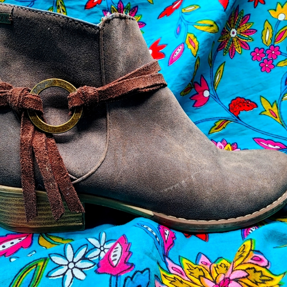 ROXY, LOW BOOTS size 7.5